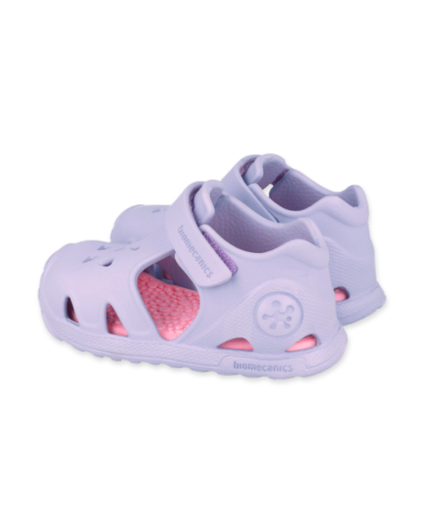 Zapato respetuoso para bebés con horma ancha y material transpirable, perfecta para el calor