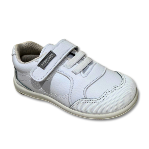 Piel blanca zapatilla